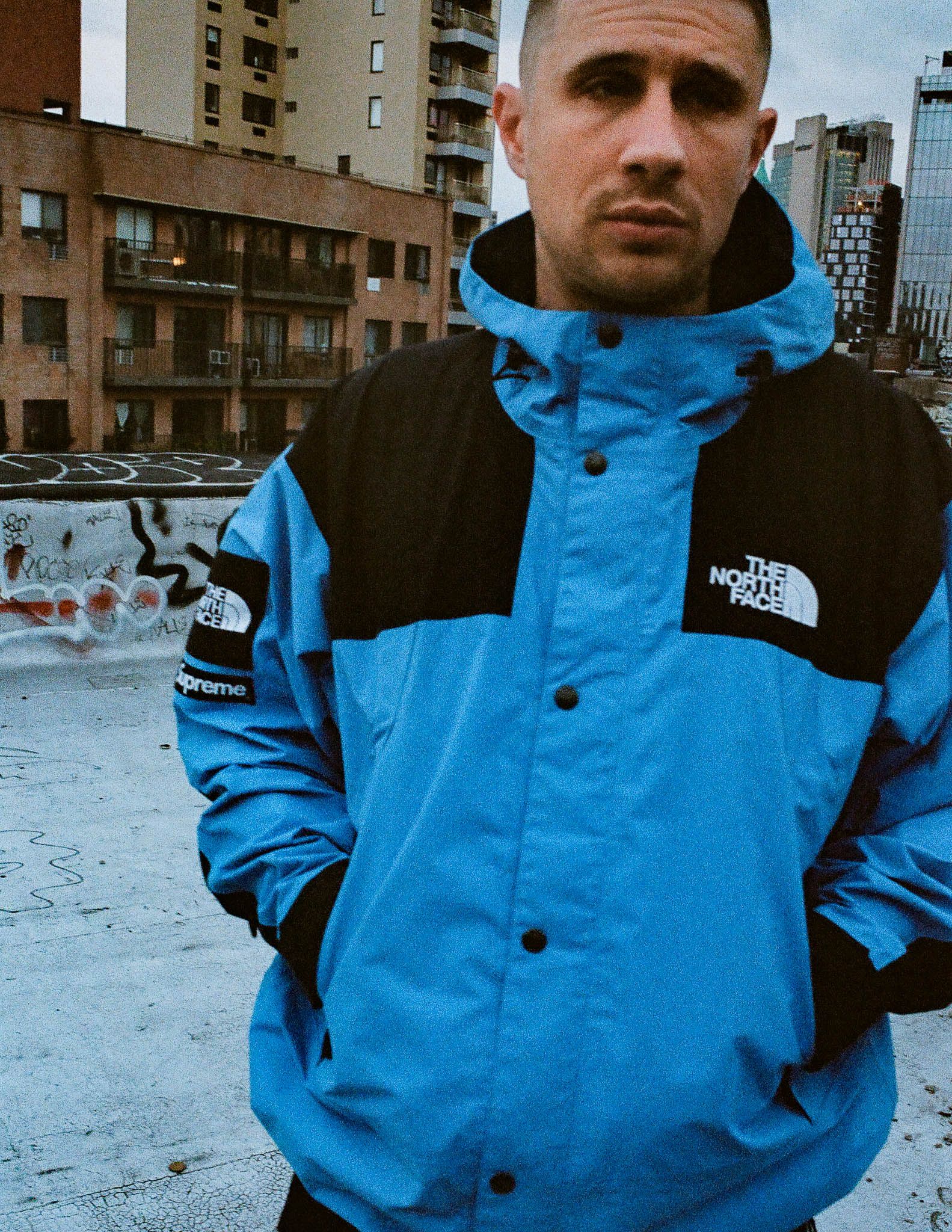 North face x supreme coat hotsell