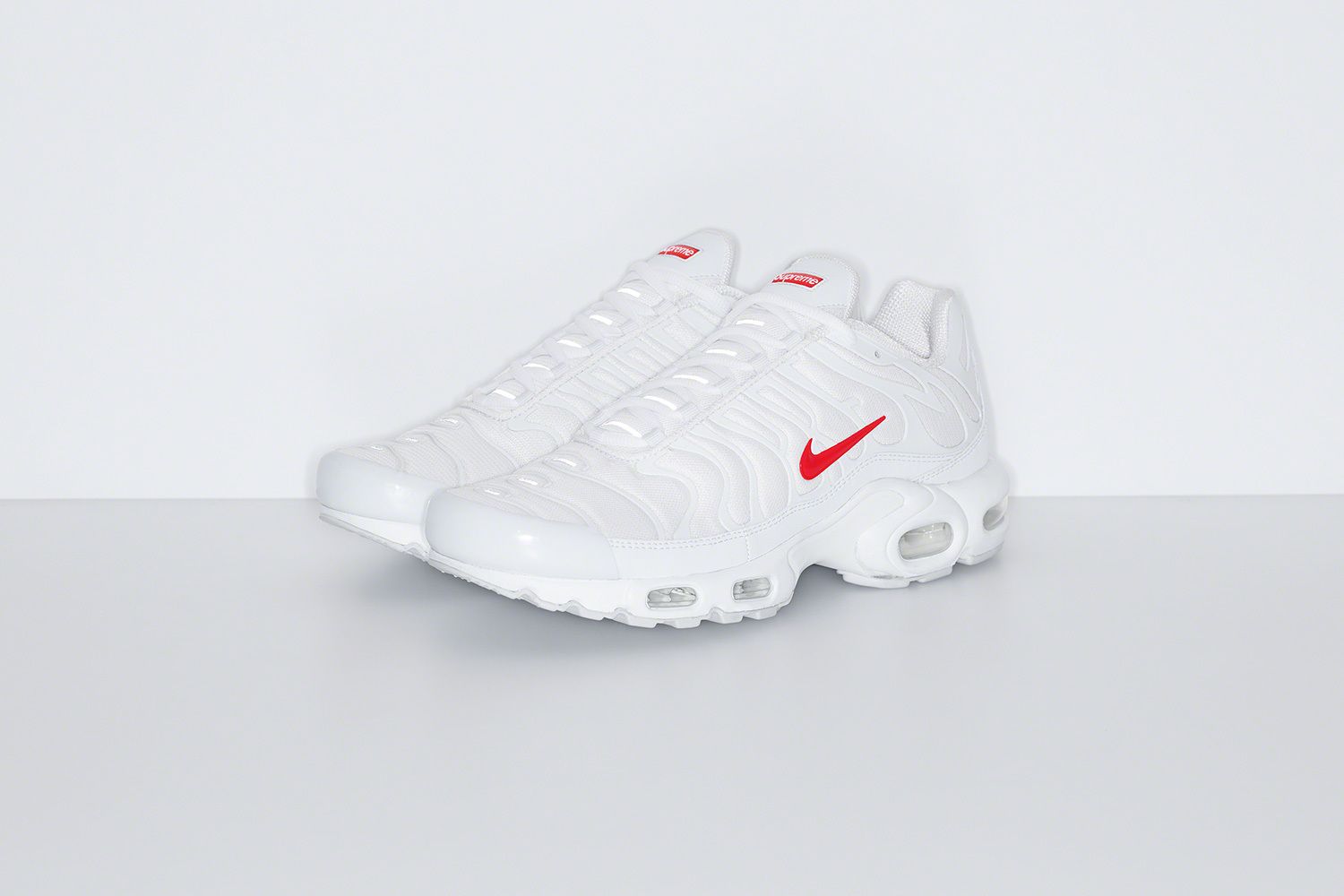 Supreme Nike Air Max Plus Gallery Supreme