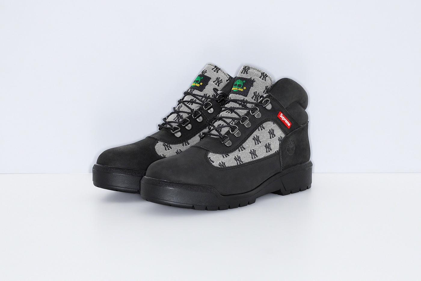 Timberland® Field Boot. Official Yankees™ merchandise made exclusively for Supreme. (8/9)