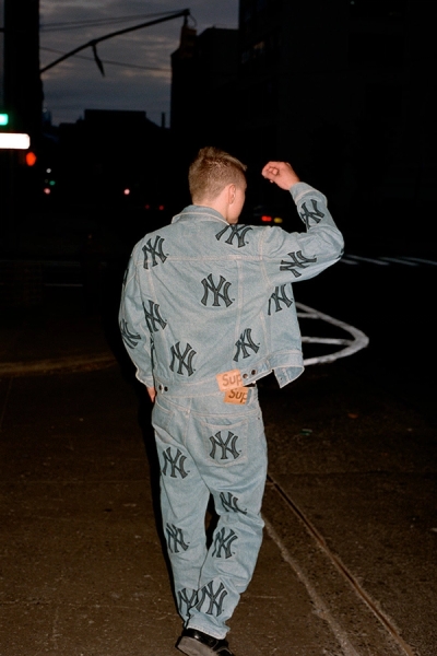 Supreme®/New York Yankees™ Airbrush Sweatpant - Fall/Winter 2021