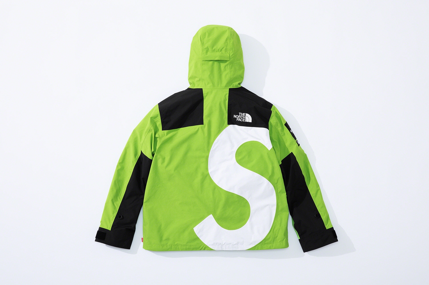 Waterproof, fully seam-sealed Dryvent nylon S Logo Mountain Jacket. (26/40)
