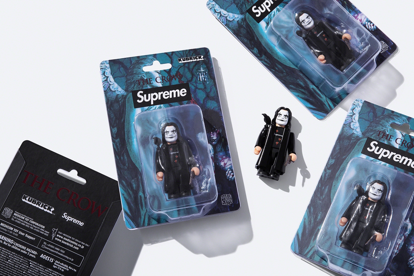 KUBRICK 100%. © 2021 MEDICOM TOY. Made exclusively for Supreme. (61/61)