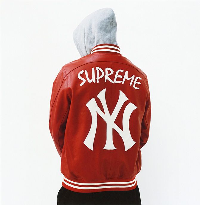 15SS Supreme シュプリーム Varsity Ｔシャツ Sweatshirt&frasl;L 【美品】SUPREME(シュプリーム) 15SS NEWYORK YANKEES/バケットハット NAVY 紺 キャップ ニューヨークヤンキース 中古