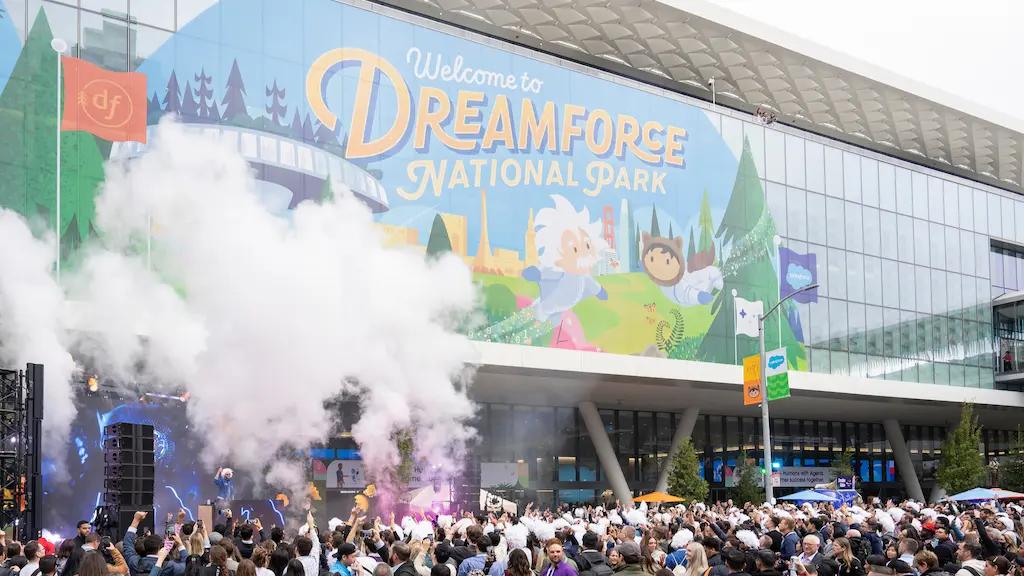 dreamforce-entrance