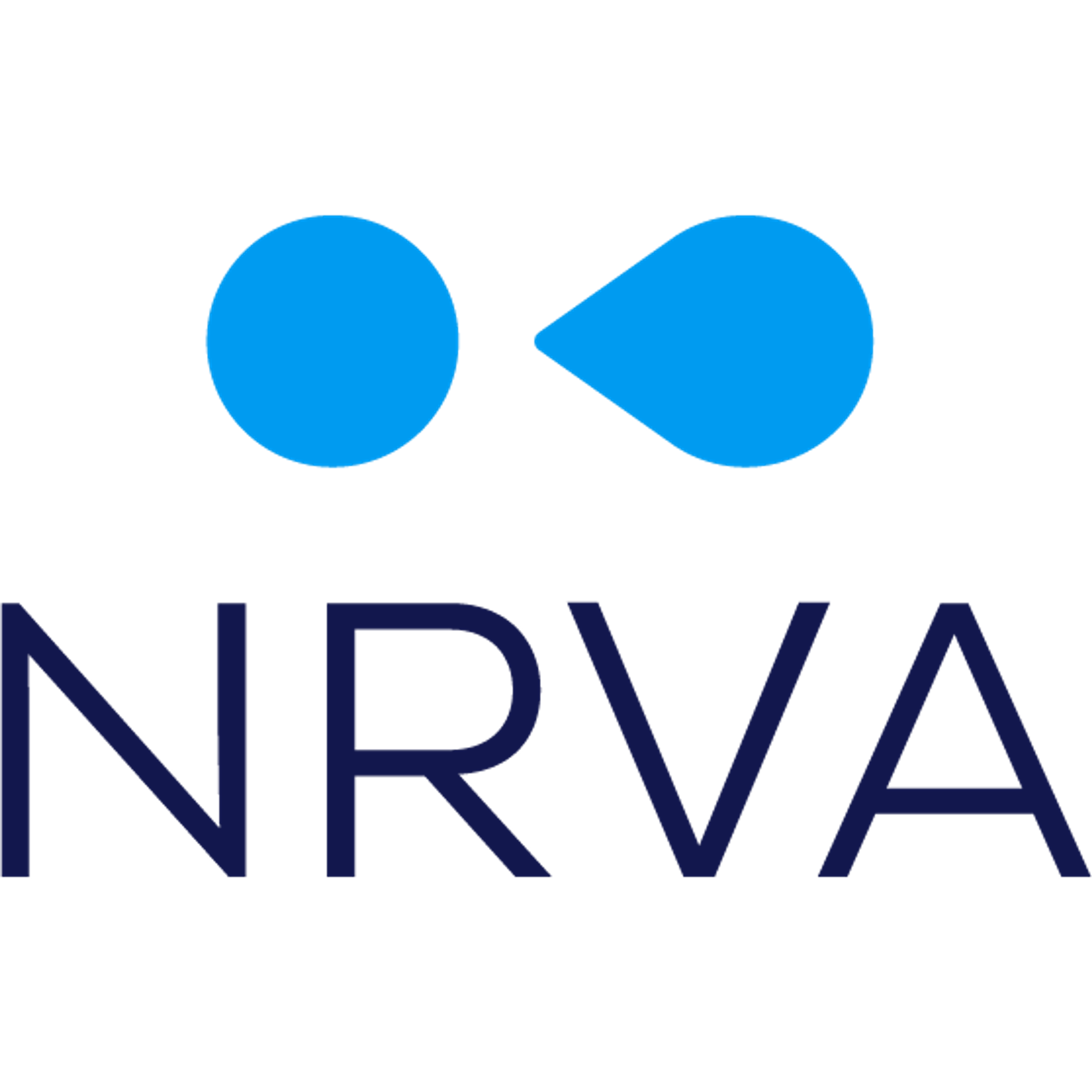 NRVA-logo med lyseblå geometriske former over mørkeblå tekst på transparent bakgrunn.