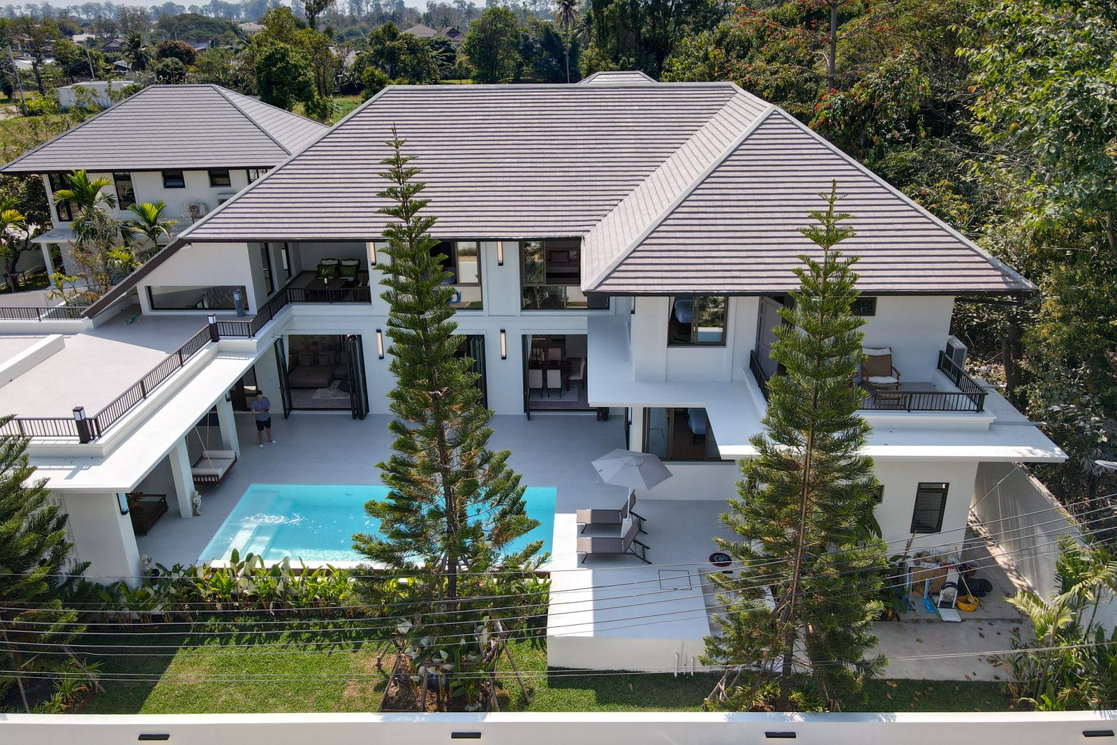 Beautiful view of Luxury Villas With Private Doors To Irritation Rooms