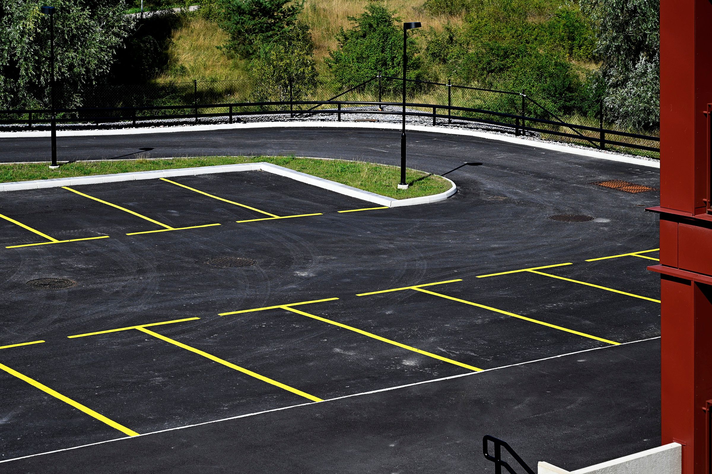 TEN HOTEL Parking