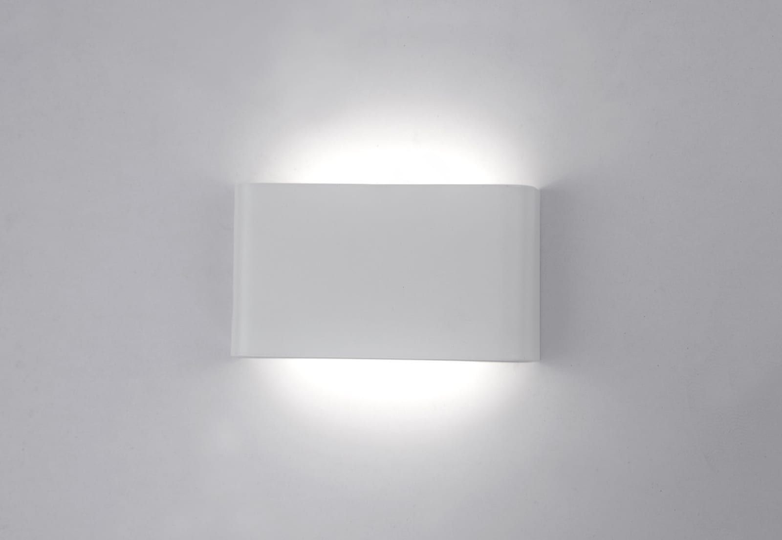 Dekorativna zidna lampa — SP Group
