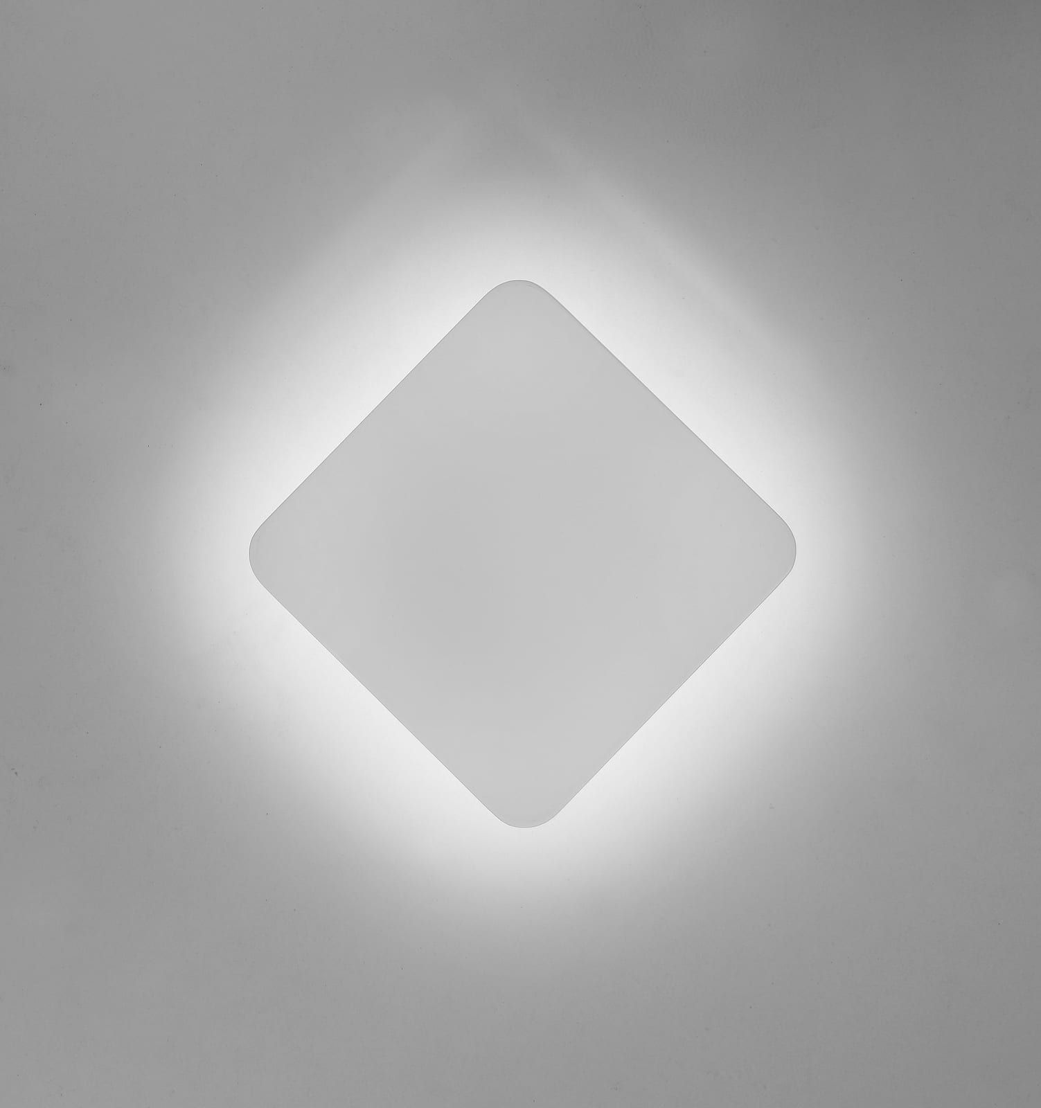 Dekorativna zidna lampa — SP Group