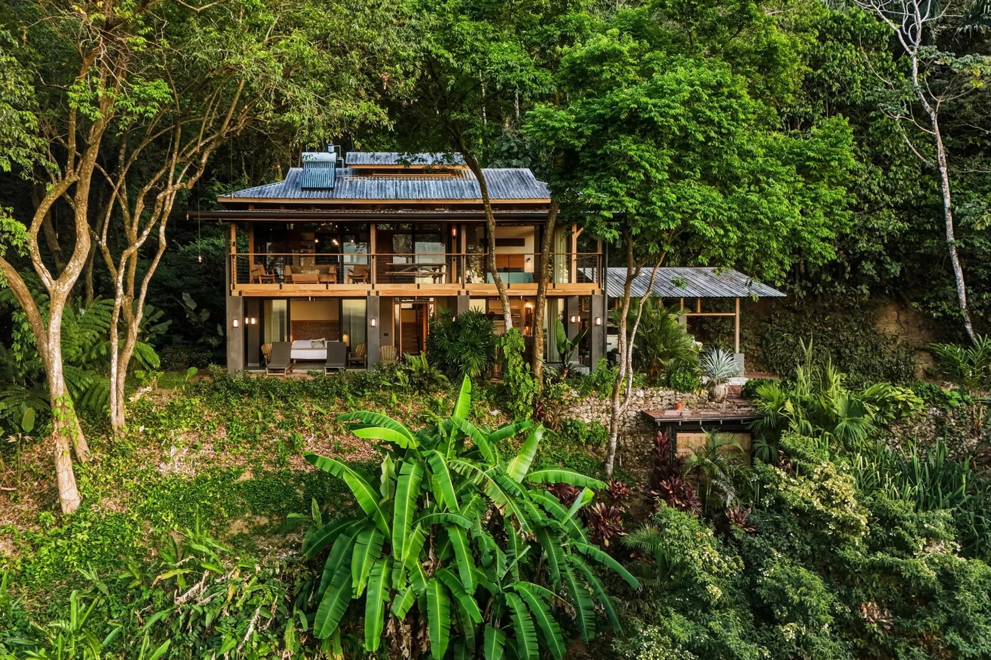 Okinawa, Japão — arquitetura vernacular longeva