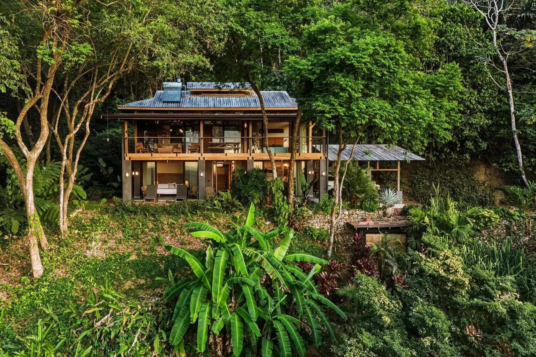Okinawa, Japão — arquitetura vernacular longeva