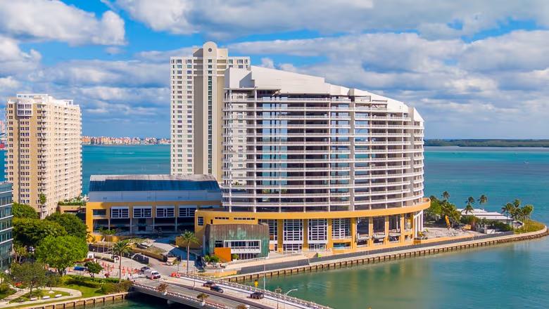 Aman Texas — referência de branded residence contemporânea