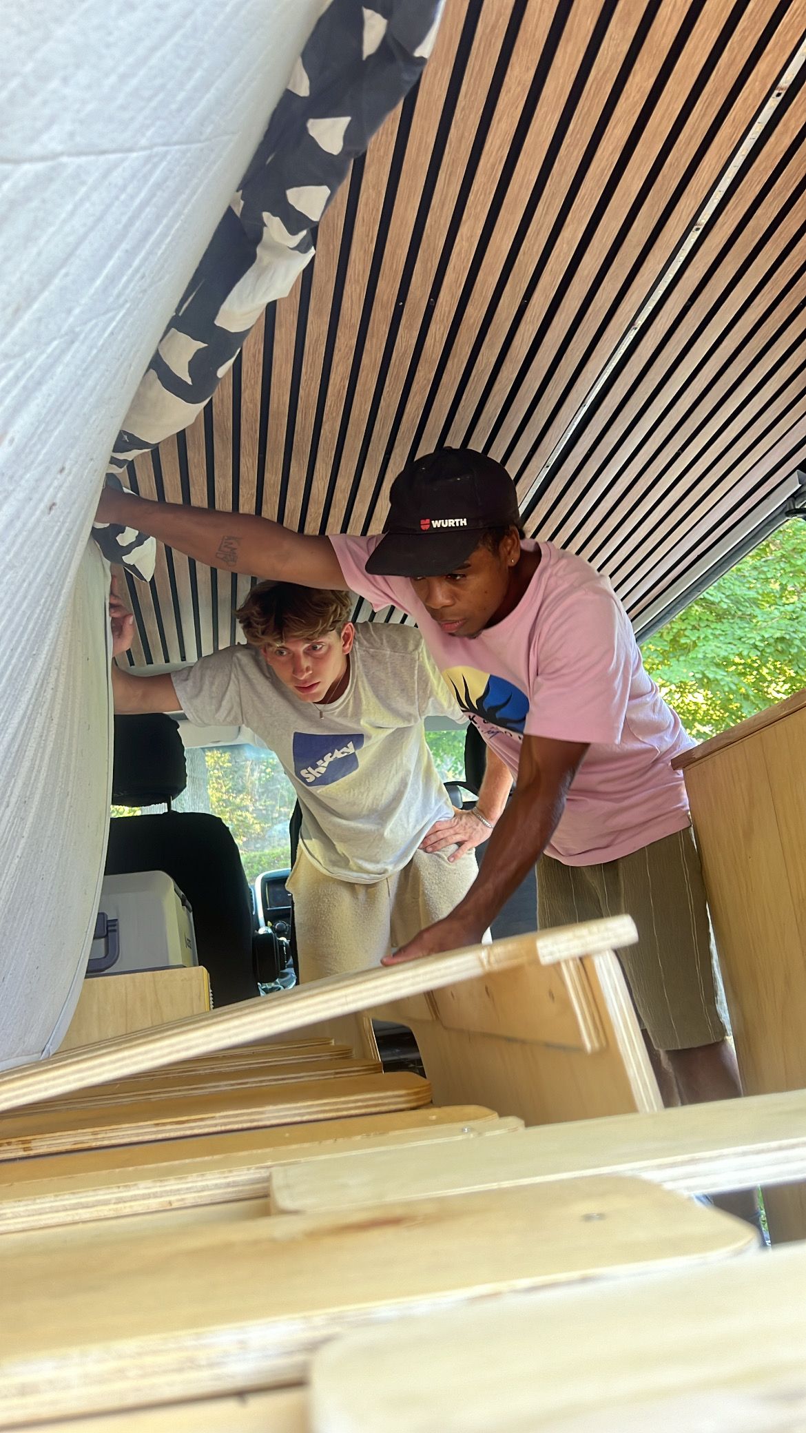 Jules et Elio fondateurs Vanzon Explorer - experts location van aménagé Pays Basque