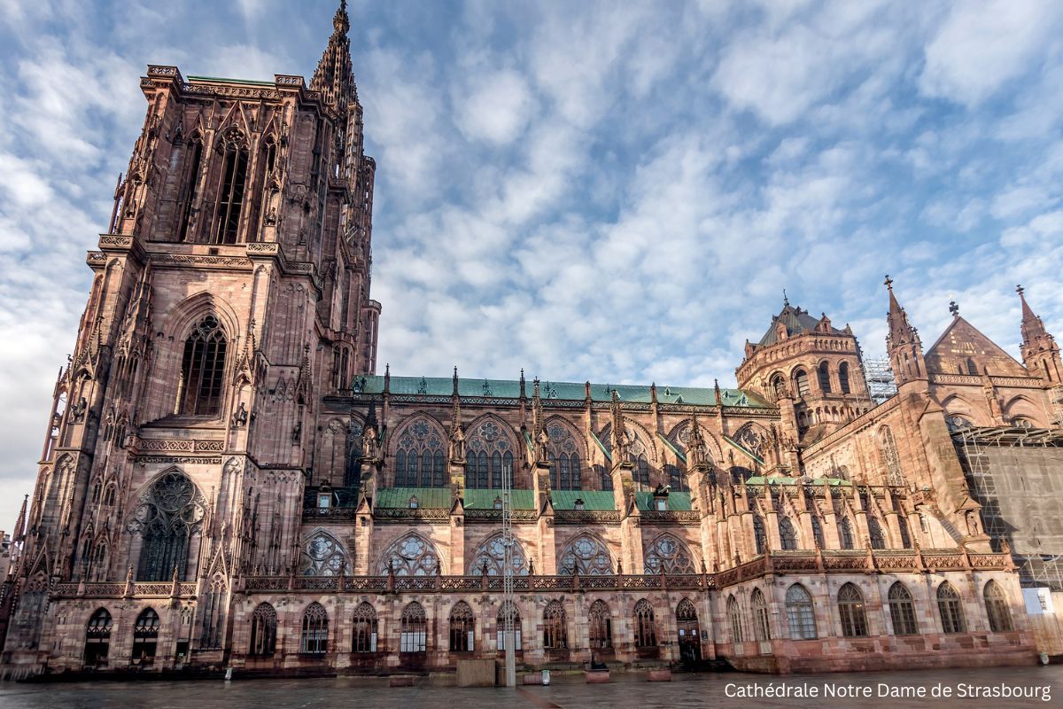 Vue de Cathédrale Notre Dame de Strasbourg en Alsace, Cathédrale — road trip van France