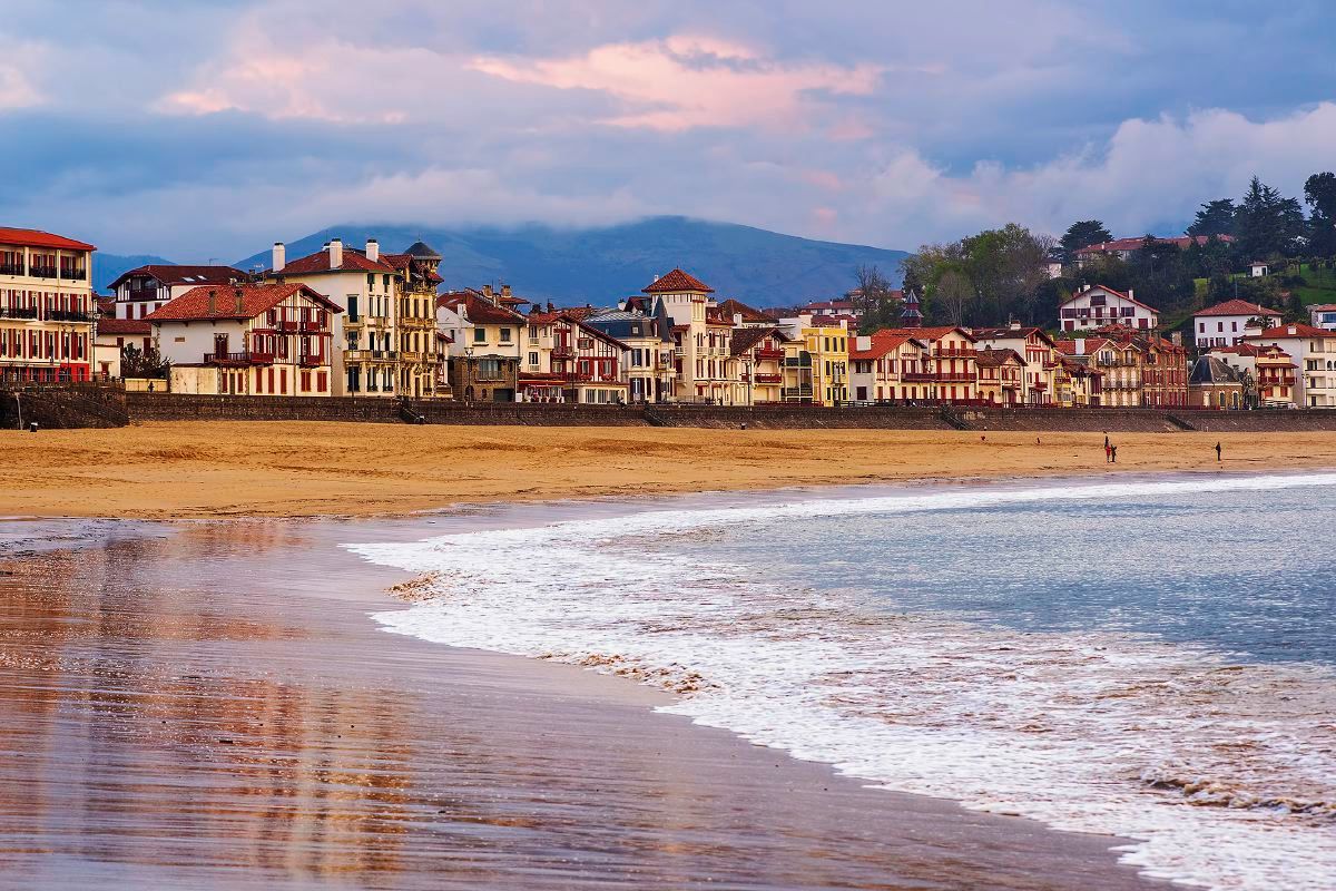 Vue de Plage de Saint-Jean-de-Luz en Pays Basque, Plage — road trip van France