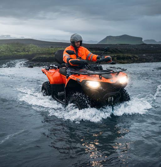 explorer taking a selfie at the Glacier Lagoon in Iceland.