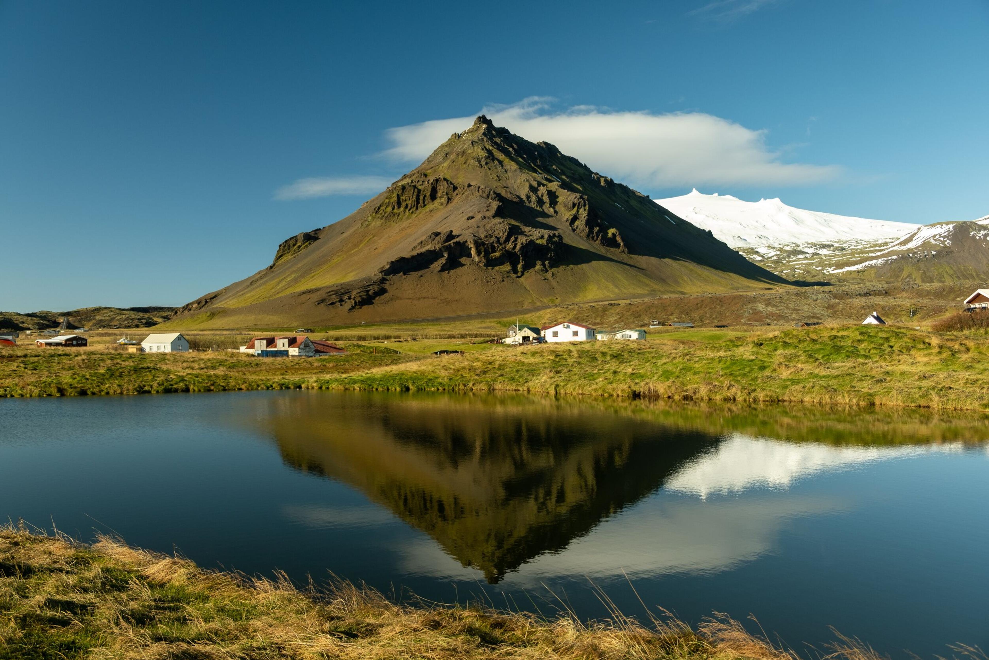 Landscape picture of Arnarstapi in the Snæfellsnæs Peninsula