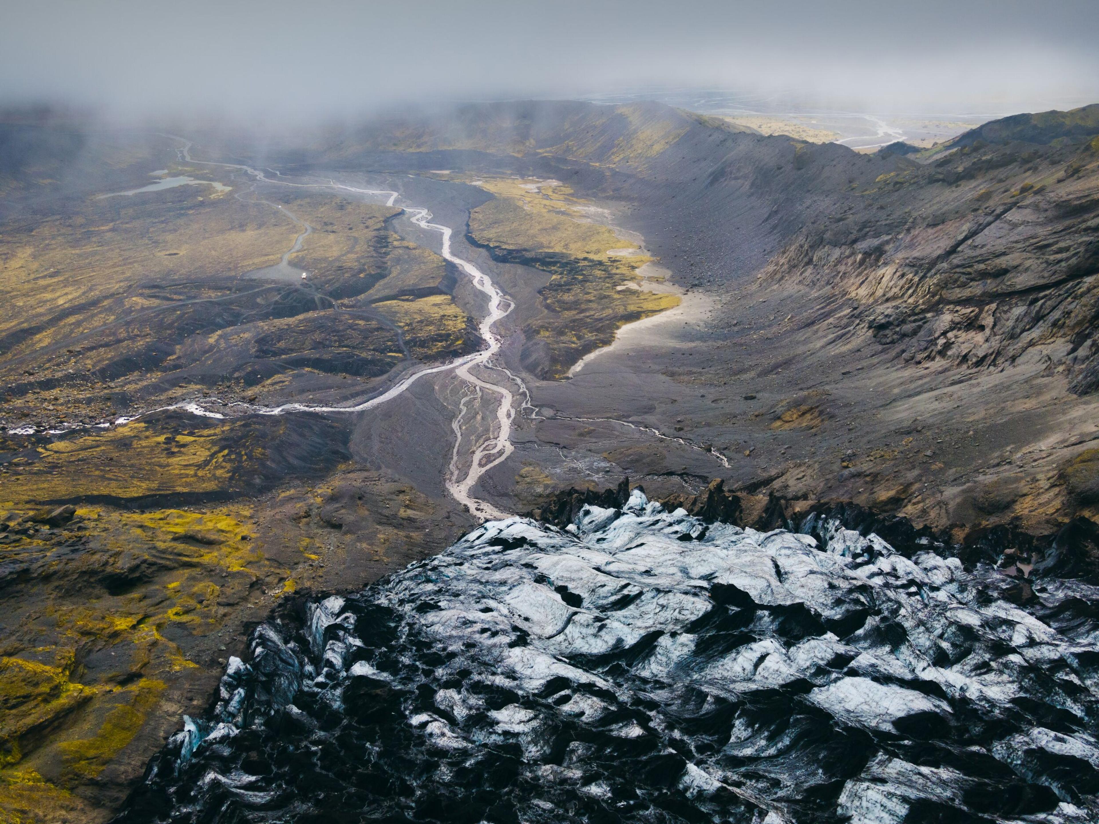 View over mountains towards glacier in Þórsmörk