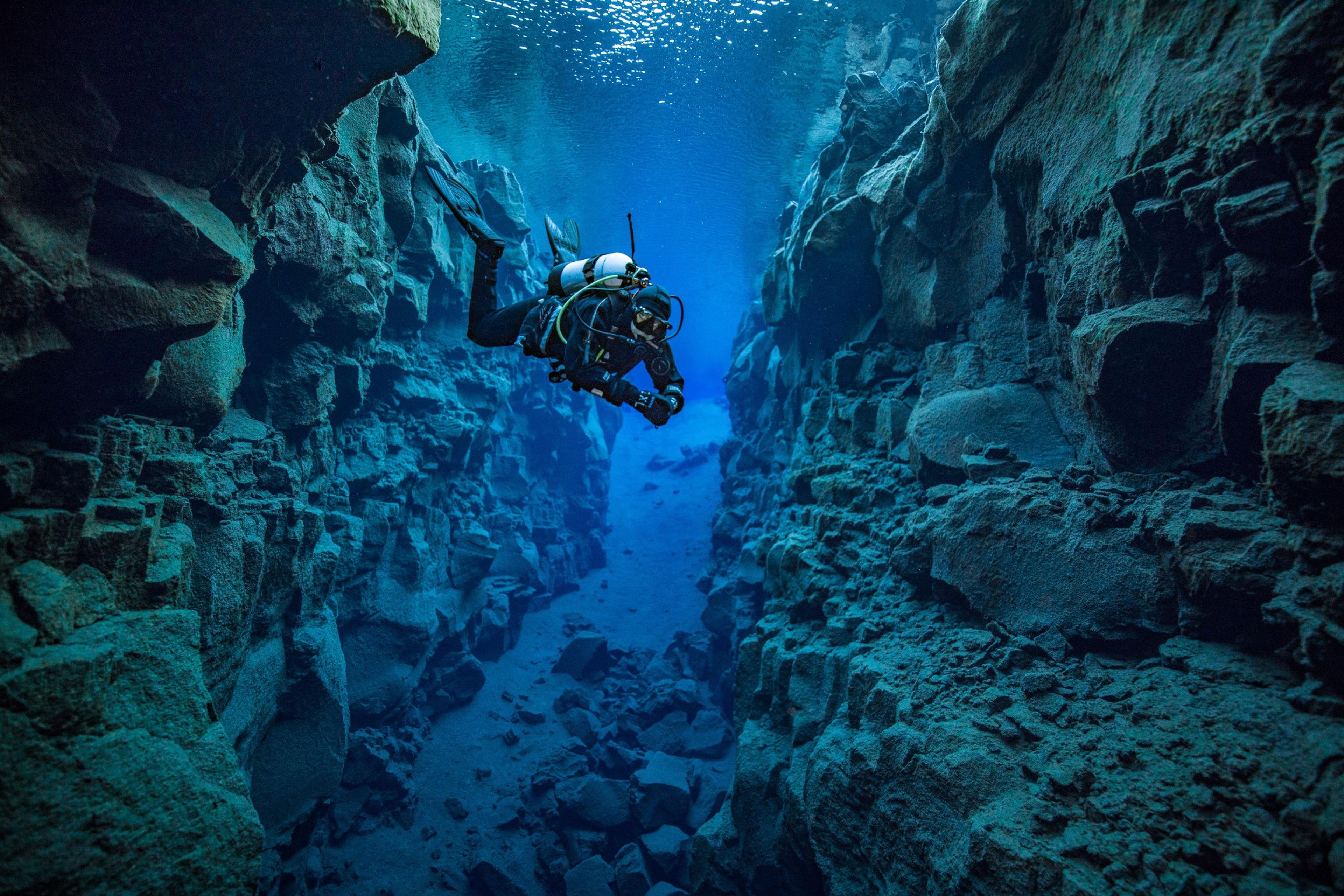 Diver enjoying the 100 meter visibility in Silfra fissure