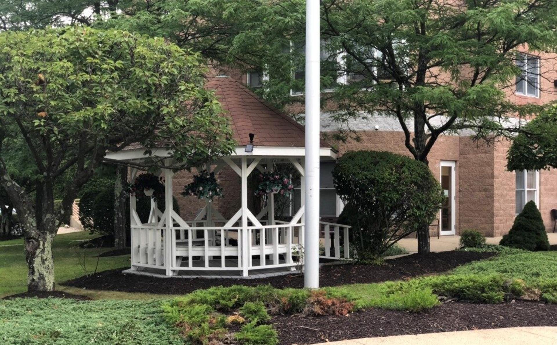 AdviniaCare Oakland Grove — facility hero