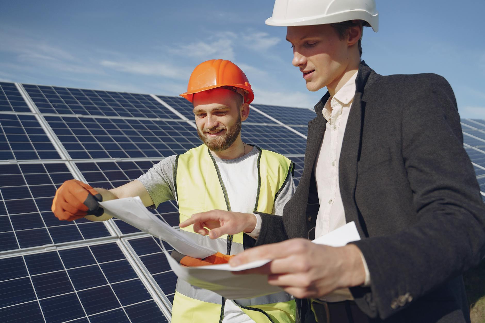 studi kelayakan energi terbarukan, investasi energi terbarukan, solar panel indonesia