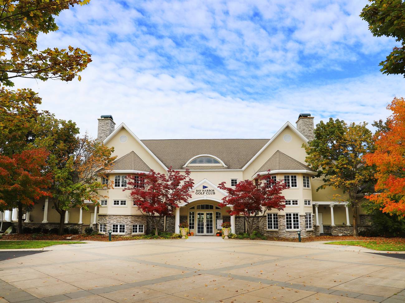Bay Harbor Golf Club, autumn exterior