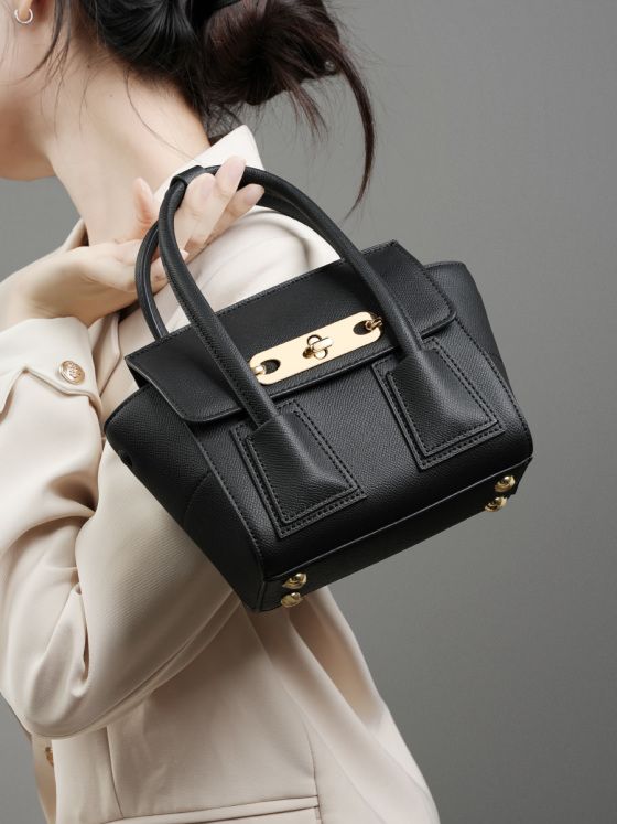 Elova Handcrafted Genuine Leather Crossbody Bag in Black - E447 view 5