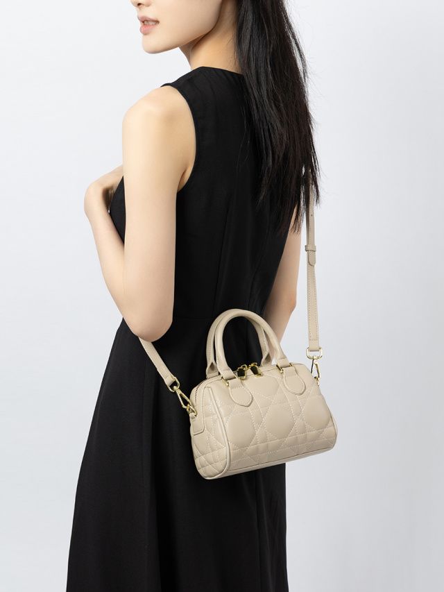 Elova Handcrafted Genuine Leather Bag in Black - E700 view 8