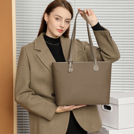 Elova Handcrafted Genuine Leather Tote Bag in Black - E533 view 4