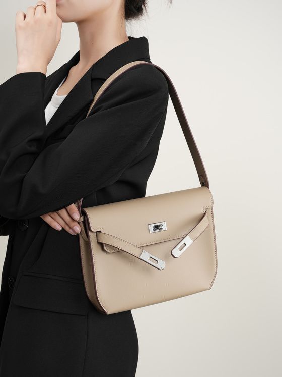 Elova Handcrafted Genuine Leather Crossbody Bag in Black - E262 view 3