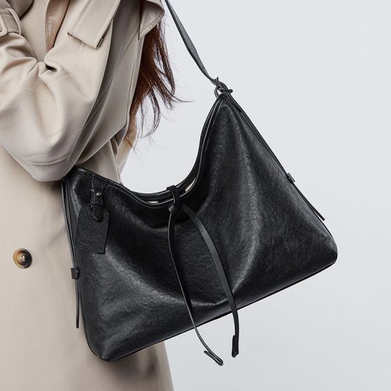 Elova Handcrafted Genuine Leather Crossbody Bag in Black - E509 view 5