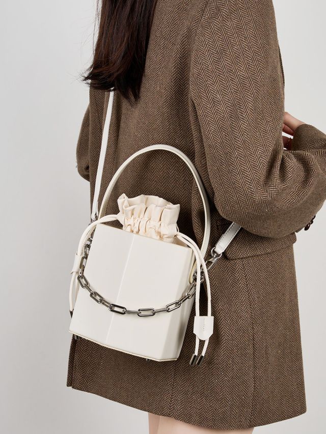 Elova Handcrafted Genuine Leather Crossbody Bag in Black - E187 view 8