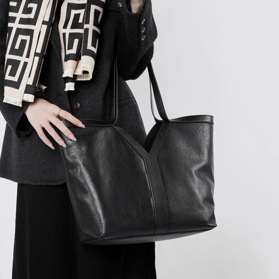 Elova Handcrafted Genuine Leather Tote Bag in Black - E517 view 2