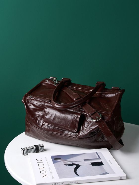 Elova Handcrafted Genuine Leather Crossbody Bag in Black - E250 view 7