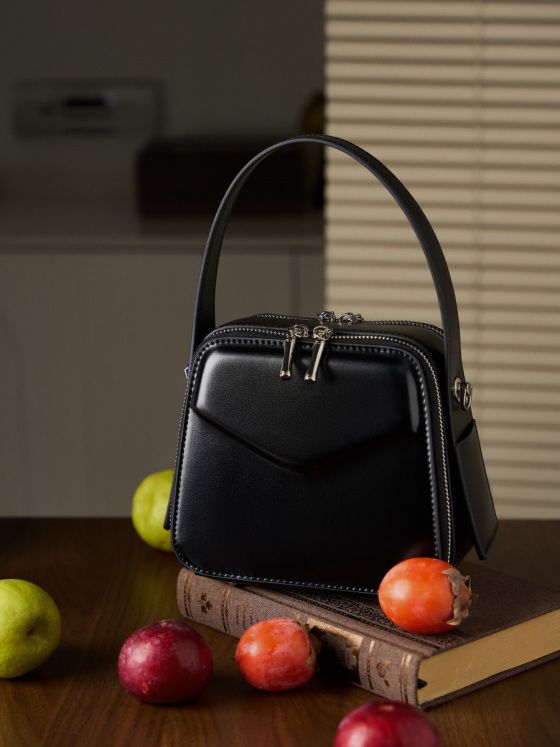 Elova Handcrafted Genuine Leather Crossbody Bag in Black - E540 view 7