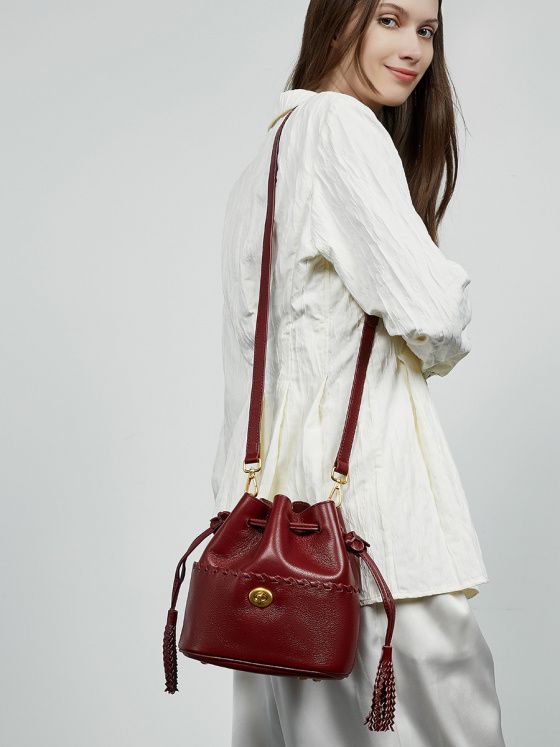 Elova Handcrafted Genuine Leather Crossbody Bag in Black - E655 view 6