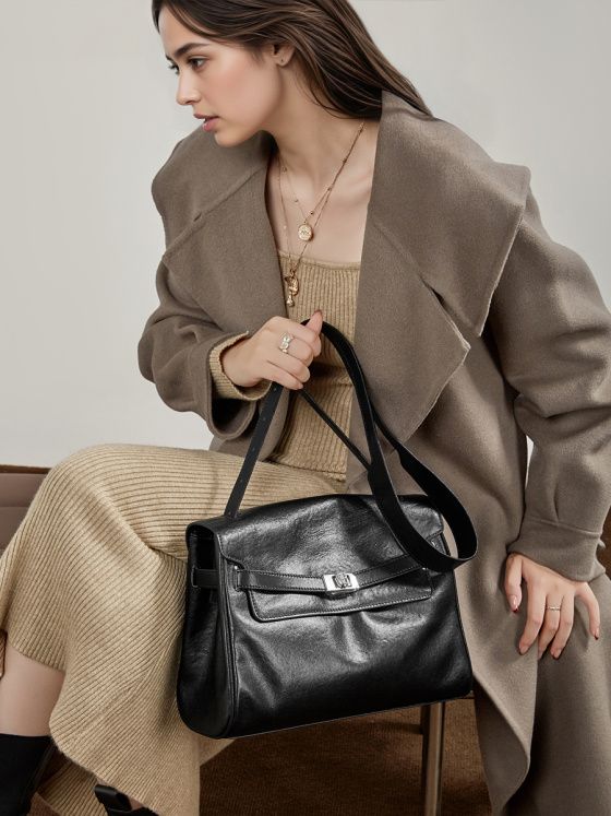 Elova Handcrafted Genuine Leather Crossbody Bag in Black - E800 view 5