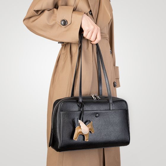 Elova Handcrafted Genuine Leather Bag in Black - E811 view 5