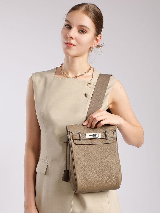 Elova Handcrafted Genuine Leather Togo Crossbody Bag in Black - E708 view 8