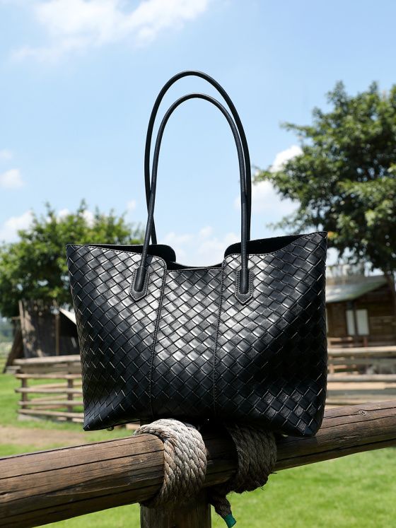 Elova Handcrafted Genuine Leather Bag in Black - E706 view 8