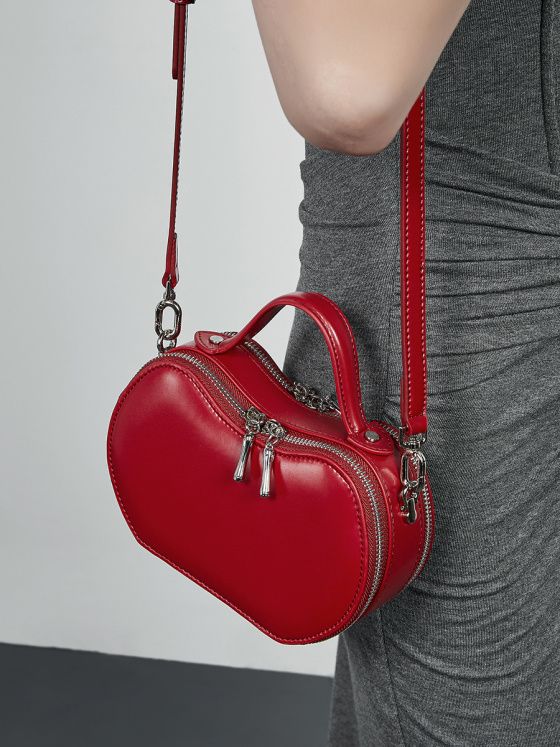 Elova Handcrafted Genuine Leather Crossbody Bag in Black - E631 view 3