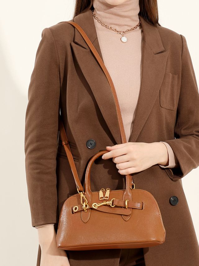 Elova Handcrafted Genuine Leather Crossbody Bag in Black - E571 view 6