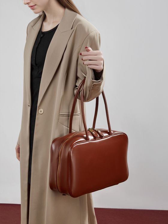 Elova Handcrafted Genuine Leather Bag in Black - E813 view 7