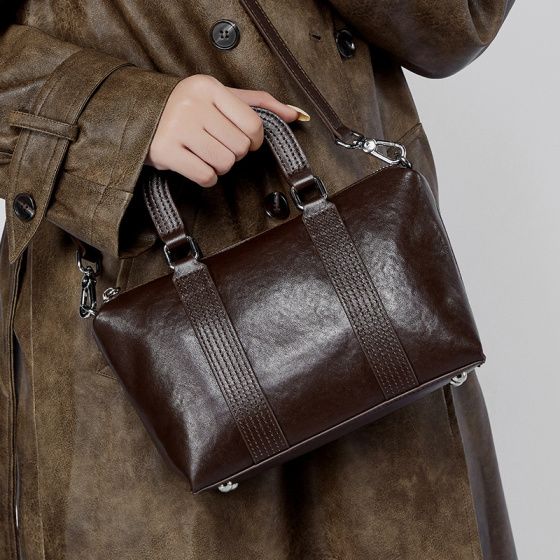 Elova Handcrafted Genuine Leather Bag in Black - E537 view 7