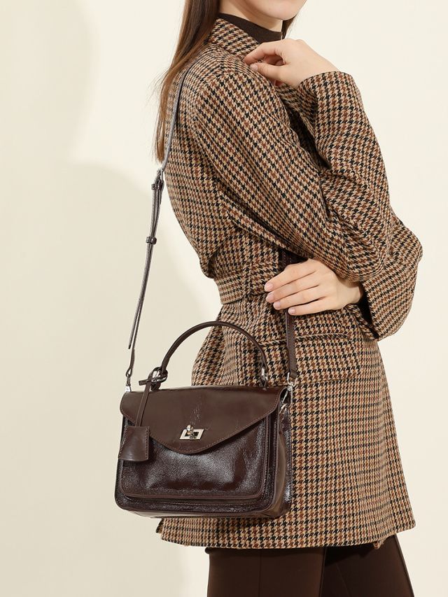 Elova Handcrafted Genuine Leather Crossbody Bag in Black - E584 view 7