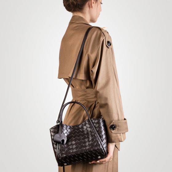 Elova Handcrafted Genuine Leather Crossbody Bag in Black - E721 view 6