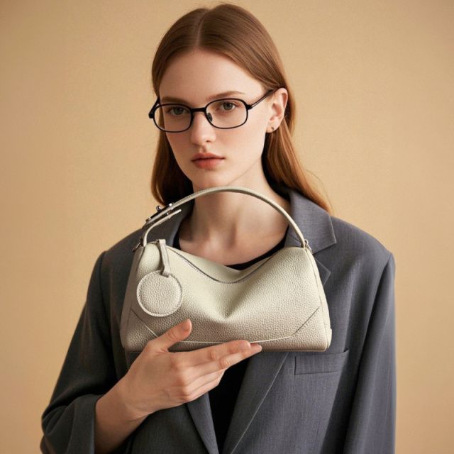 Elova Handcrafted Genuine Leather Crossbody Bag in Black - E583 view 6