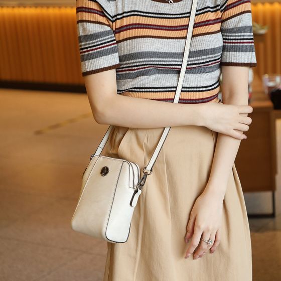 Elova Handcrafted Genuine Leather Crossbody Bag in Black - E324