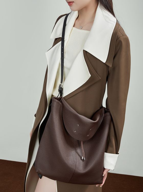 Elova Handcrafted Genuine Leather Crossbody Bag in Black - E795 view 4