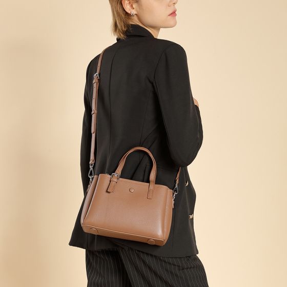 Elova Handcrafted Genuine Leather Crossbody Bag in Black - E493 view 3